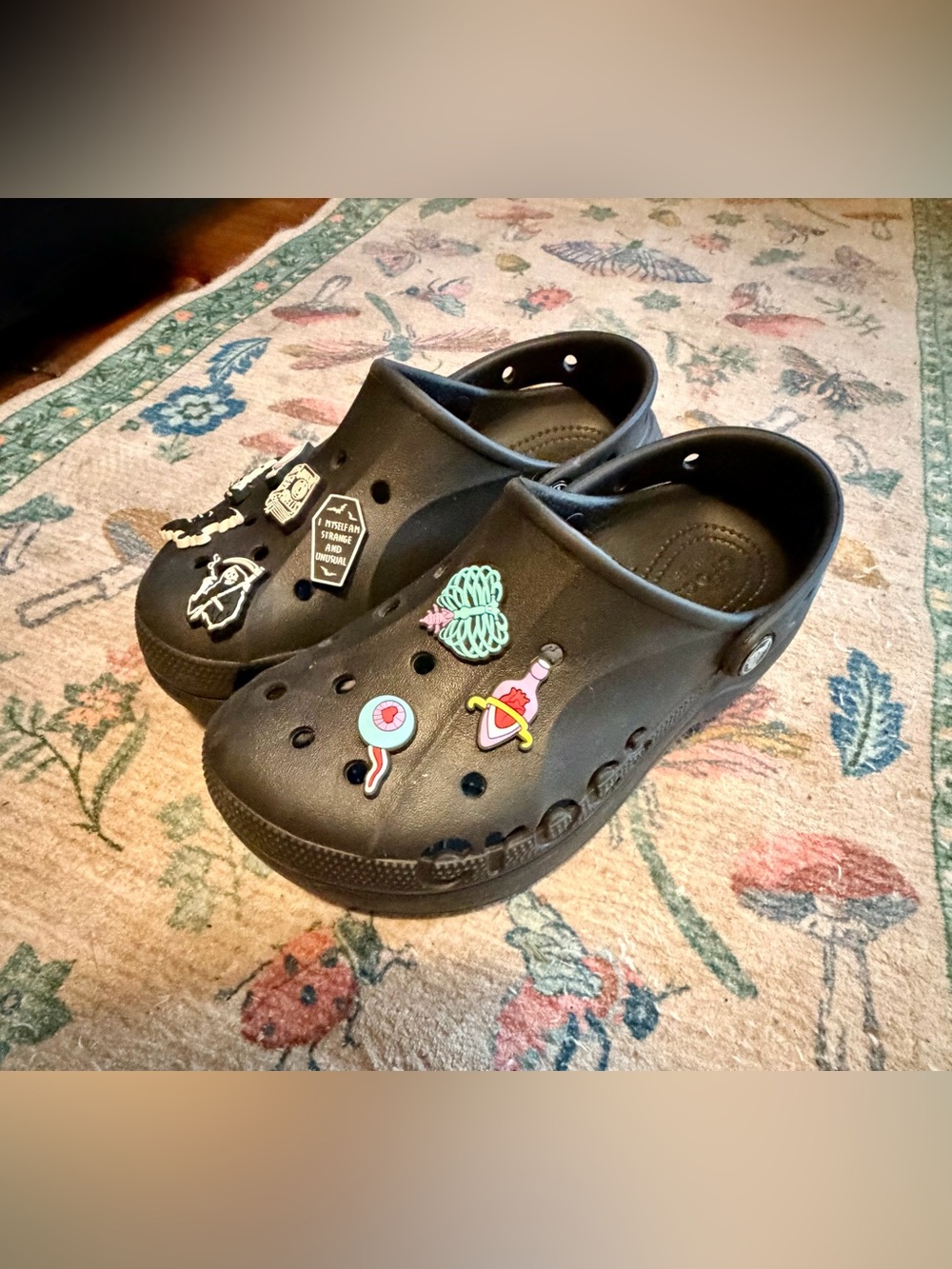 CROCS Black Women’s Clogs with Charms
